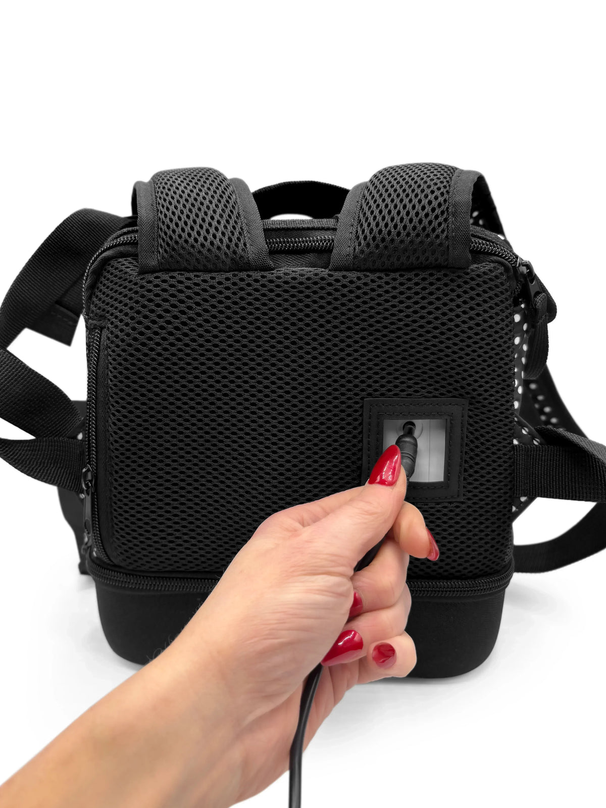 Arya Airtivo Max Backpack – With Storage For Accessories-Black/White